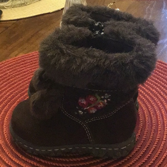 Arizona brown suede boots with pompous size 5 suede flowers warm school … - Picture 10 of 12
